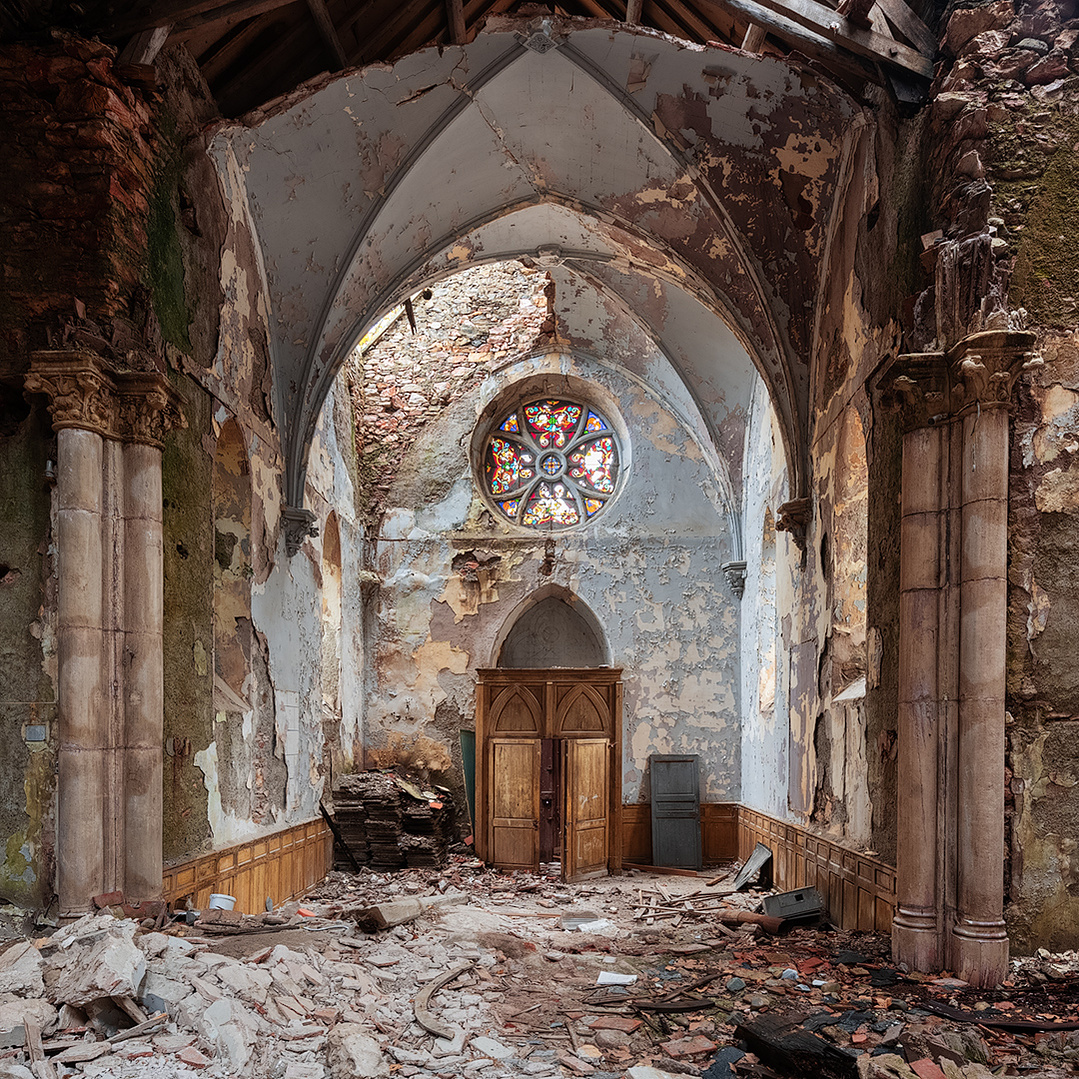 Navata di un luogo sacro abbandonato